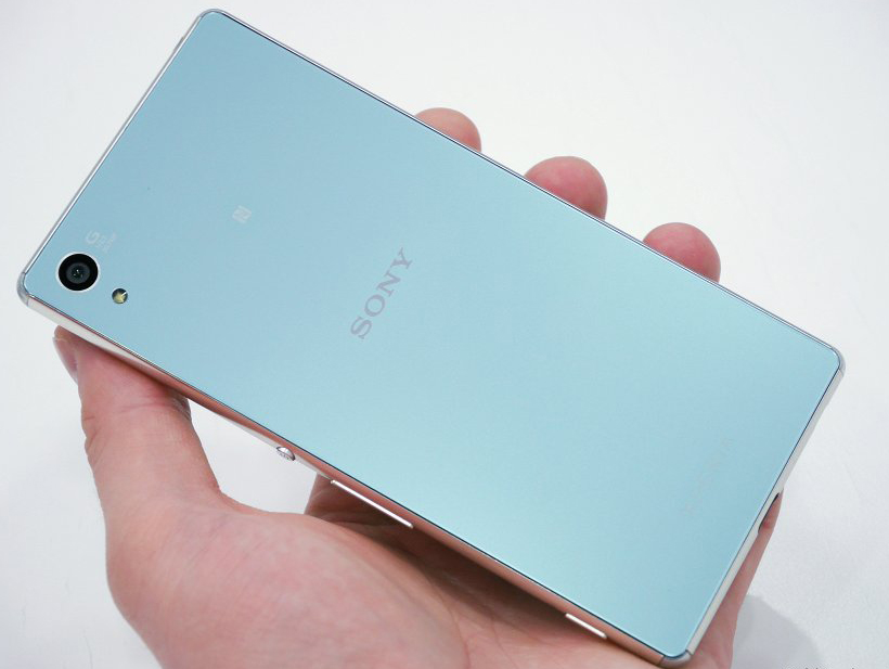 Sony-Xperia-Z3-Plus-2-Tylnaya-panel-smartfona
